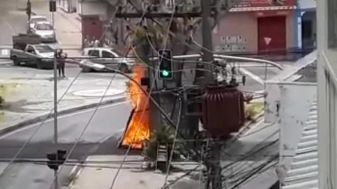 Morada de Andarilhos é incendiada no bairro Pontilhão em Barbacena