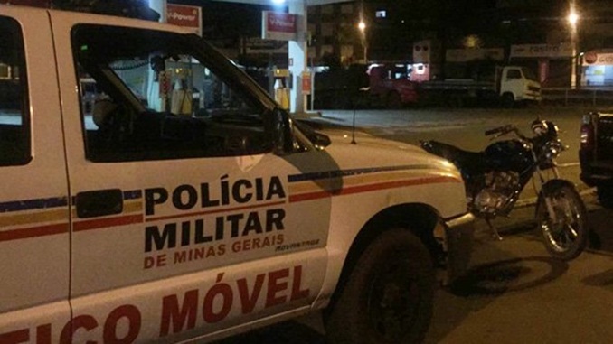 Homem atira em ex-namorada e é atingido com golpes de enxada na cabeça em Passa Quatro