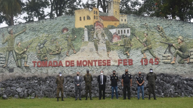 Chefe do 13° Departamento recebe homenagem do Exército em São João Del Rei
