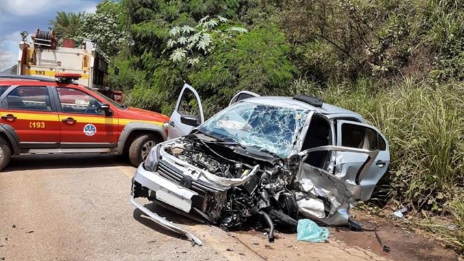 Acidente deixa motorista ferido na MG 030