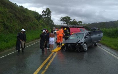 Colisão entre veículos deixa feridos na BR 265