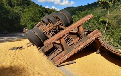 Capotamento de carreta deixa uma vítima fatal