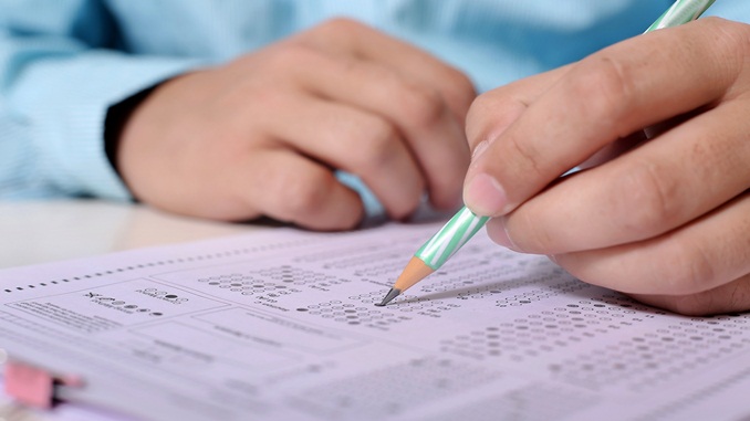 Candidatos vão ter acesso ao cartão de inscrição no Enem nesta terça-feira (5)