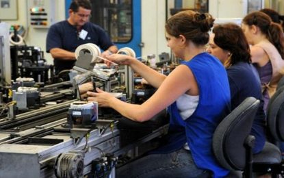 Indústria aumenta empregabilidade em dezembro e fica acima da linha divisória de 50 pontos