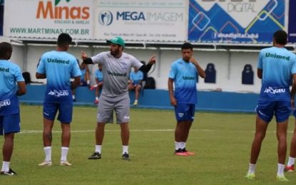 Aymorés joga pelo título e técnico Bruno Barros mira sequência