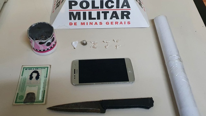 Casal é preso por tráfico de drogas, em Barbacena
