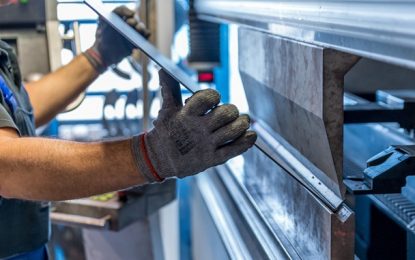 Setor industrial registra alta de 1,2% em novembro, segundo IBGE