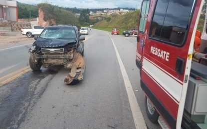 Casal fica ferido em acidente na BR-265 nas proximidades da estrada do Cabeça Branca