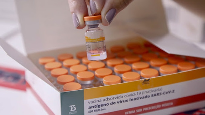 Covid-19: 3,2 milhões de doses da vacina começam a ser distribuídas