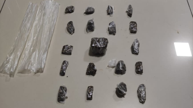 Jovem é preso por tráfico de drogas no bairro Nova Cidade, em Barbacena