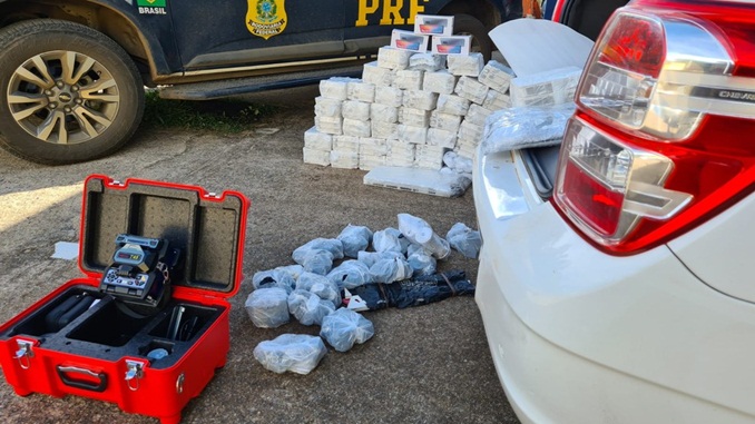 Mercadorias do Paraguai são apreendidas pela PRF na BR-354, em Patos de Minas