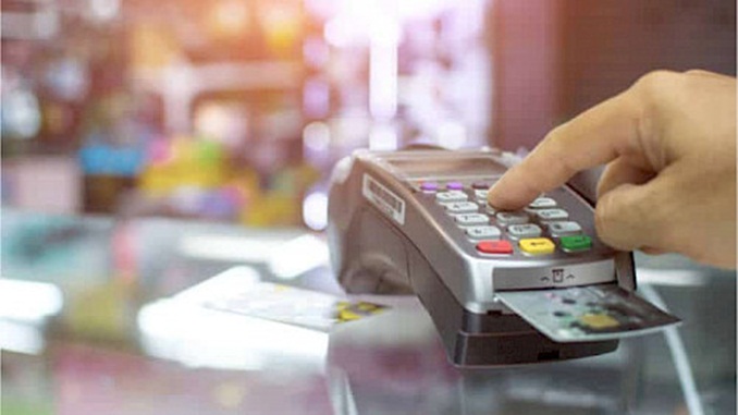 Especialista em mercado financeiro aponta que é preciso ter disciplina para usar cartão de crédito