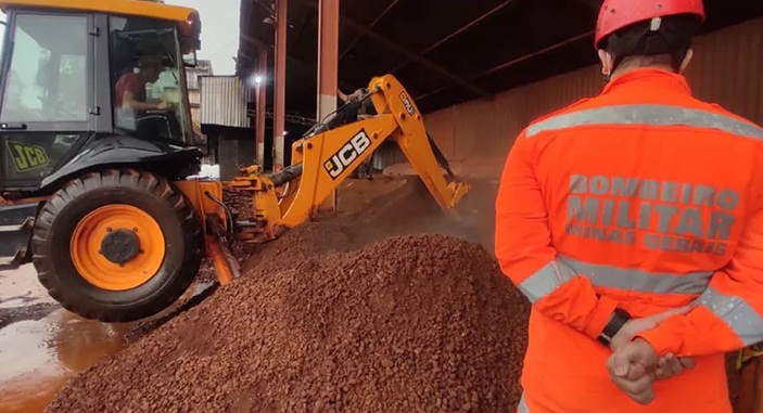 Homem morre soterrado por minério em Pará de Minas