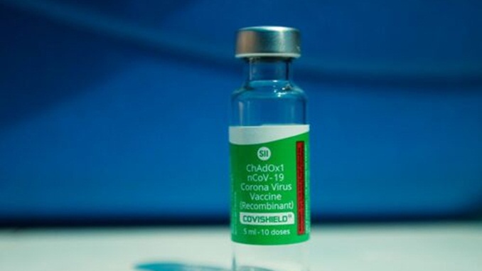 Vacina de Oxford é 76% eficaz por três meses após primeira dose