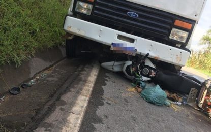 Casal fica gravemente ferido em acidente, próximo a Cristiano Otoni