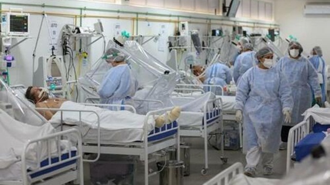 Alta ocupação de leitos evidencia colapso na saúde após um ano de pandemia