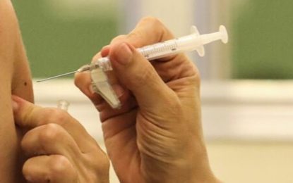 Até o momento, o estado de Minas Gerais já vacinou quase 840 mil pessoas com a primeira dose e mais de 375 mil, com a segunda