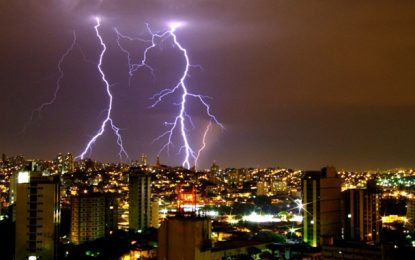 Cemig alerta sobre cuidados durante chuvas e raios