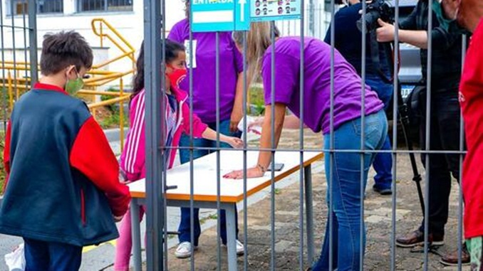 MINUTO UNICEF: Como manter a escola aberta, em segurança?