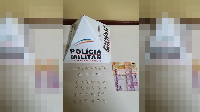 Jovem é preso por tráfico de drogas no Bairro Nossa Senhora Aparecida, em Barbacena