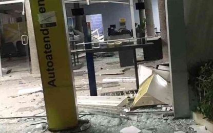 Quadrilha explode agência bancária em Jacuí e troca tiros com PM
