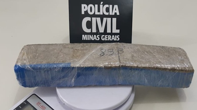 PCMG apreende droga escondida em pasto no bairro Nova Cidade, em Barbacena
