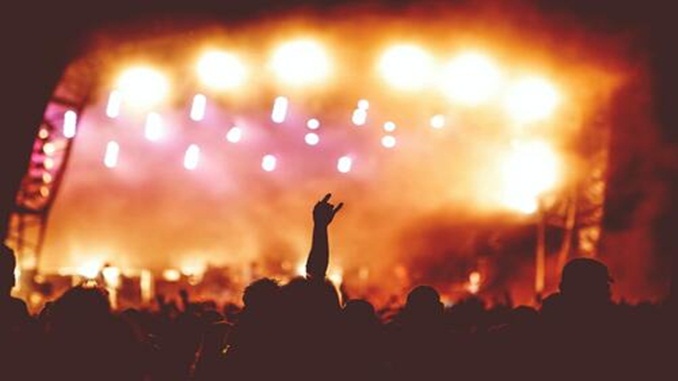 Aprovado na Câmara projeto para retomada do setor de eventos; texto segue para sanção