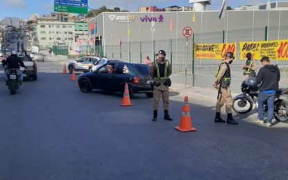 Policiais militares reforçam policiamento em Barbacena