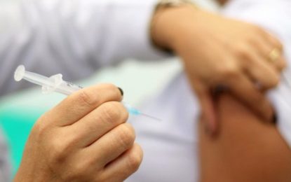 Vacinação por idade pode acelerar processo de imunização em Minas Gerais