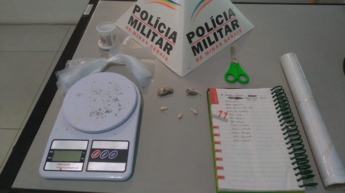 Casal é preso suspeito de tráfico de drogas no Bairro Nova Cidade, em Barbacena