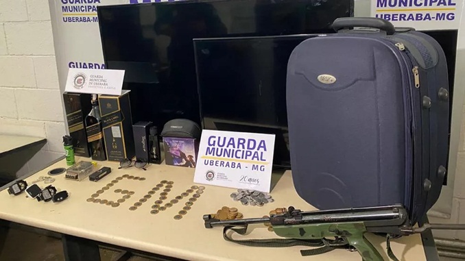Assalto em Uberaba tem R$ 74 mil, objetos e veículo levados