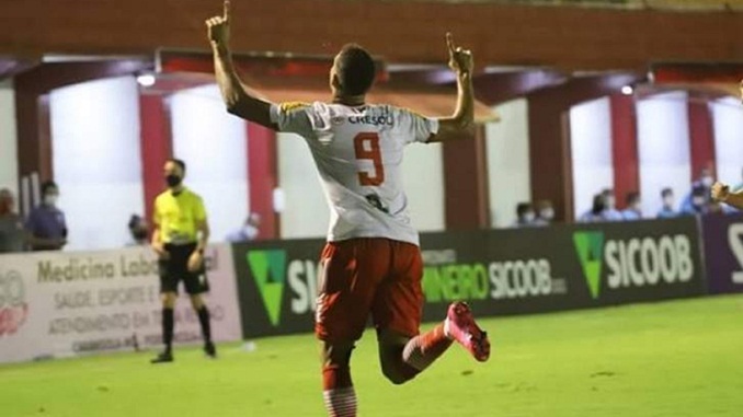 Tombense afunda Boa Esporte e ingressa no G4