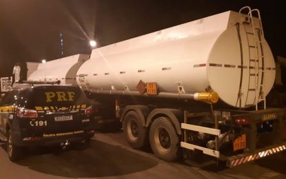 Com mais de 17 mil litros de combustível irregular, PRF apreende carreta na BR-116 em Muriaé