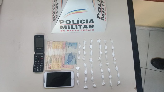 Homem é preso escondendo drogas em meio às roupas íntimas no Bairro do Campo, em Barbacena