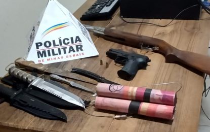 Homem é preso após ameaçar ex-companheira com arma de fogo, em Barbacena