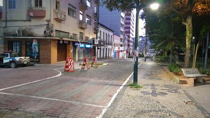 Rua 13 de Maio centro de Barbacena interditada para obras emergenciais do SAS