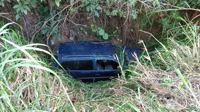 Duas mulheres ficam feridas em acidente no bairro Grogotó, em Barbacena