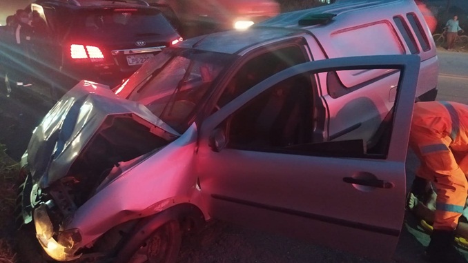 Acidente entre veículos deixa quatro vitimas no trevo do Paulo VI, em Conselheiro Lafaiete