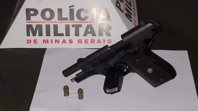 Homem é preso acusado de ameaçar ex-mulher com arma de fogo