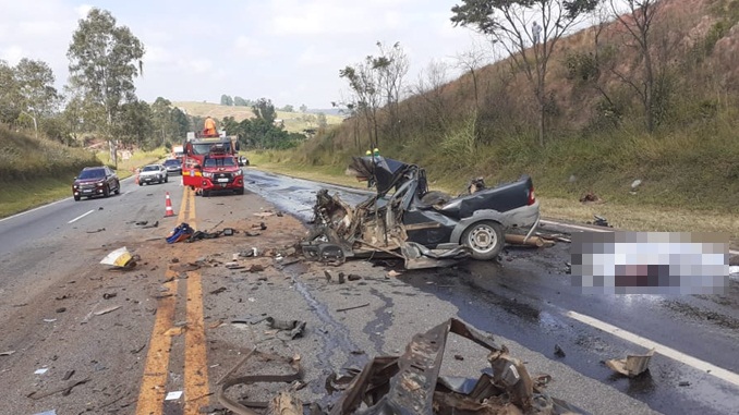 Acidente deixa uma pessoa morta e outra ferida próximo a Alfredo Vasconcelos