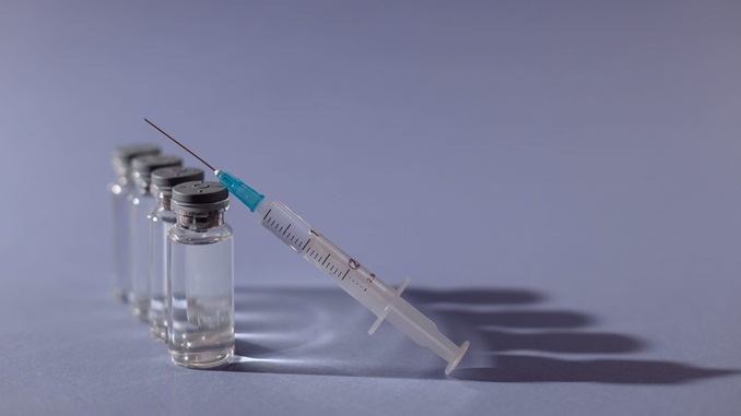 MG recebe mais de 630 mil doses de Coronavac e Astrazeneca