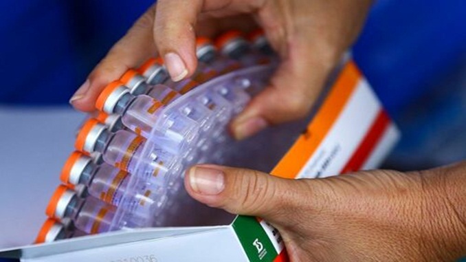 Novo lote de vacinas contra a covid-19 começa a ser distribuído nesta quinta-feira (13)