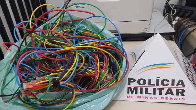 Homem é preso furtando fiação elétrica após sair da cadeia há 11 dias