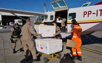 Governo de Minas distribui 496,7 mil doses de vacinas contra Covid-19