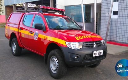 Mulher fica ferida em colisão entre carro e moto no bairro Santa Cecília, em Barbacena