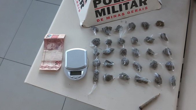 Adolescente é apreendido por tráfico de drogas no Bairro Vilela, em Barbacena