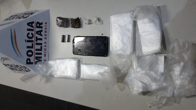 Homem é preso suspeito de disparo de arma de fogo e tráfico de drogas, em São João del-Rei