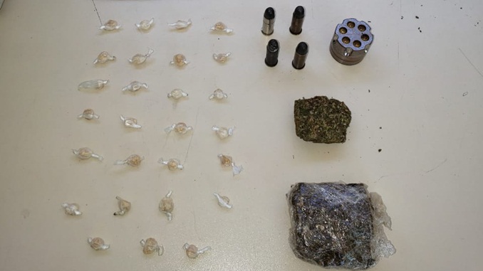 Polícia Militar apreende munições e drogas em Barbacena