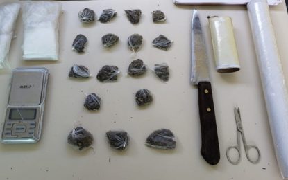 Jovem é preso por tráfico de drogas e portando arma de fogo, em Barbacena