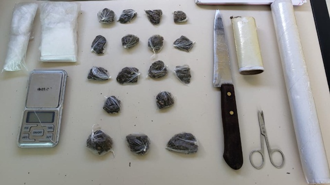 Jovem é preso por tráfico de drogas e portando arma de fogo, em Barbacena